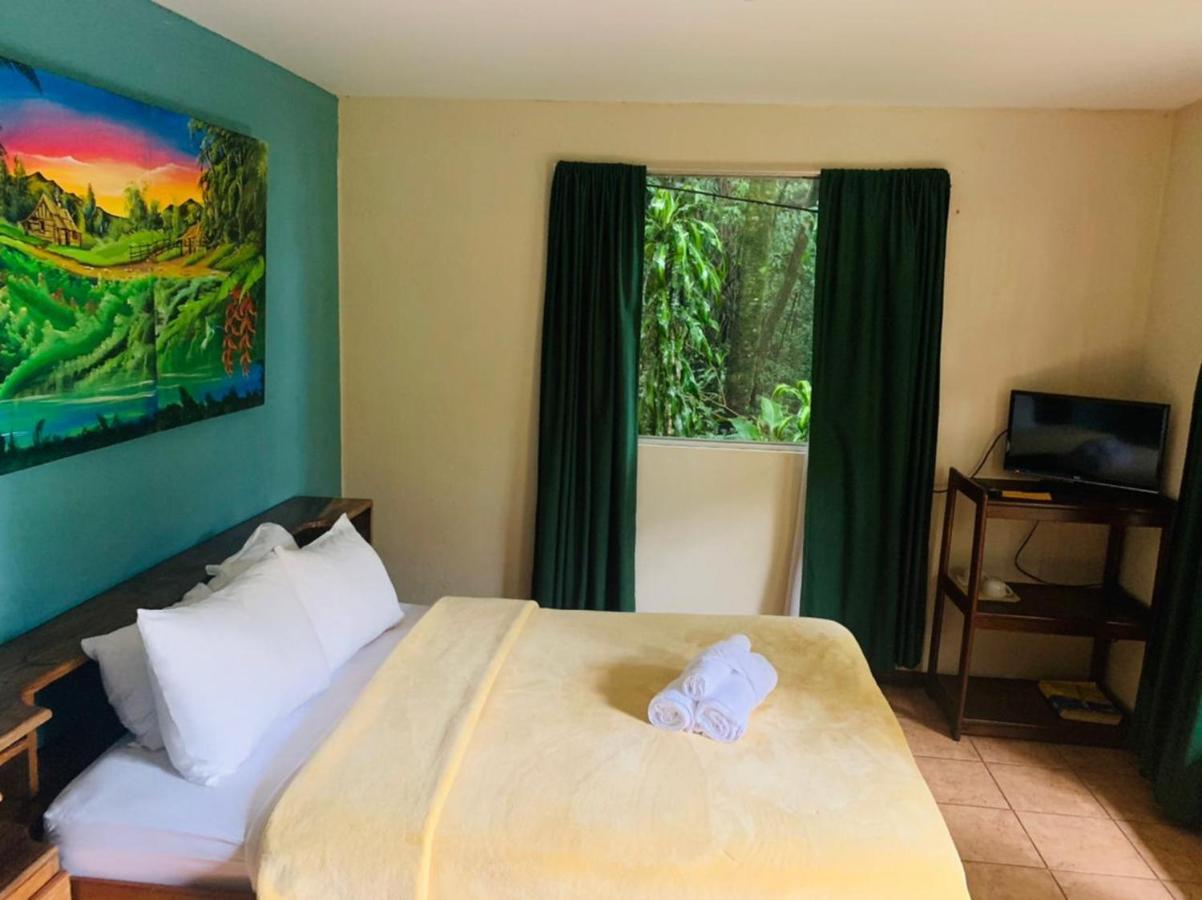 Hotel Quetzal Inn Monteverde Exterior photo